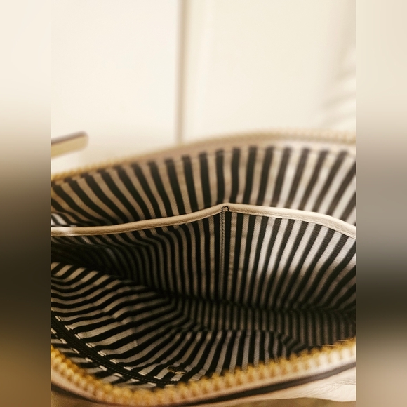 Kate Spade Cream Crossbody Bag - Picture 7 of 15